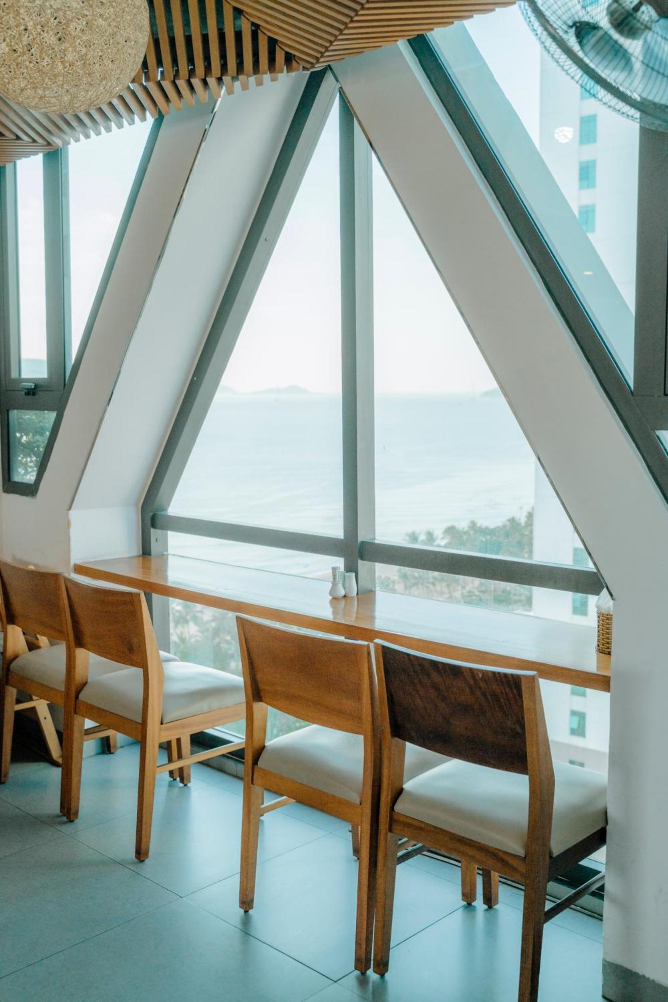 Venue Hotel Nha Trang Beach Exterior photo